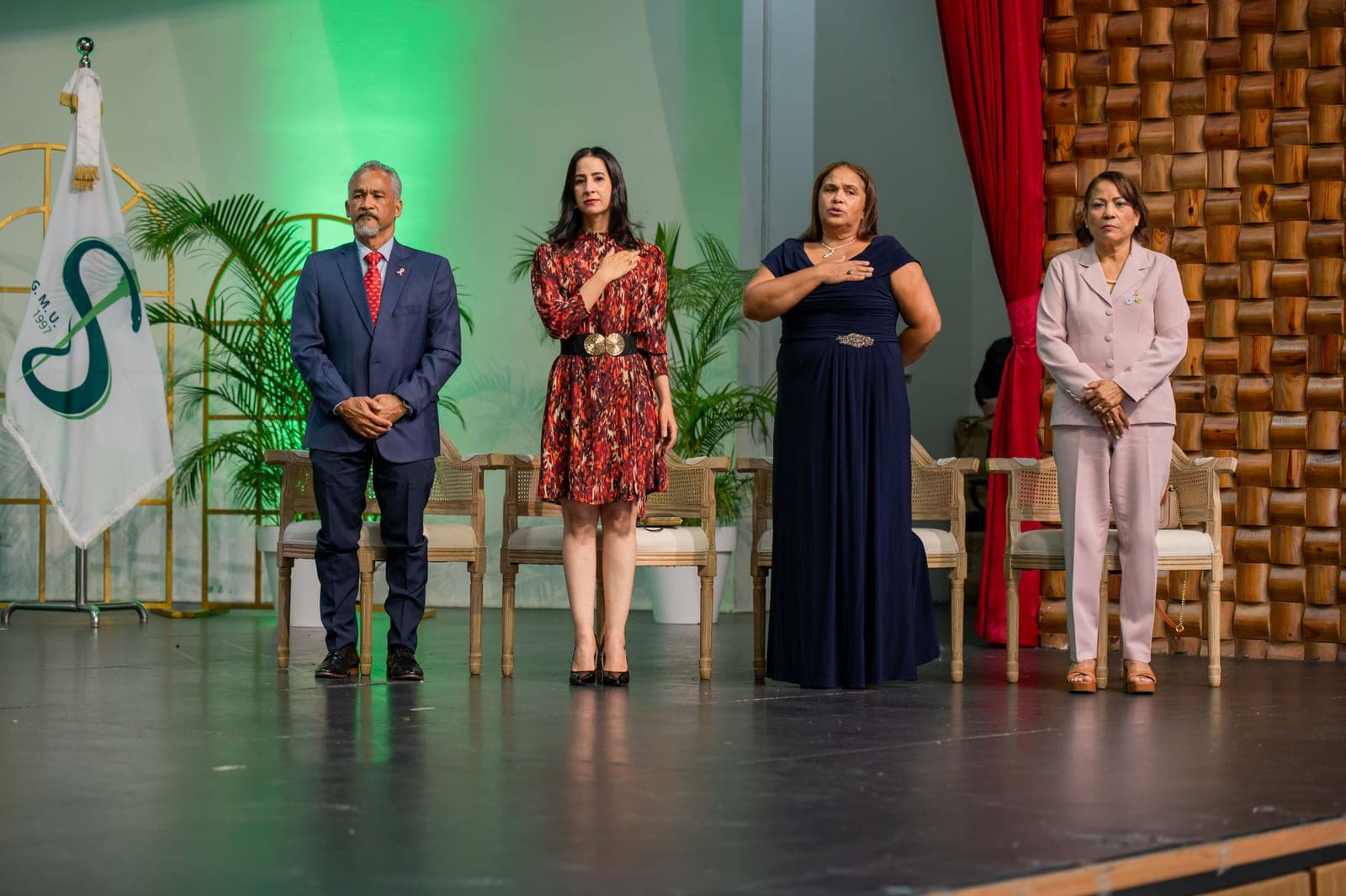 Foto 30 de IX Congreso Internacional Siglo 21–UCNE: acompañar, cuidar y sanar al paciente oncológico