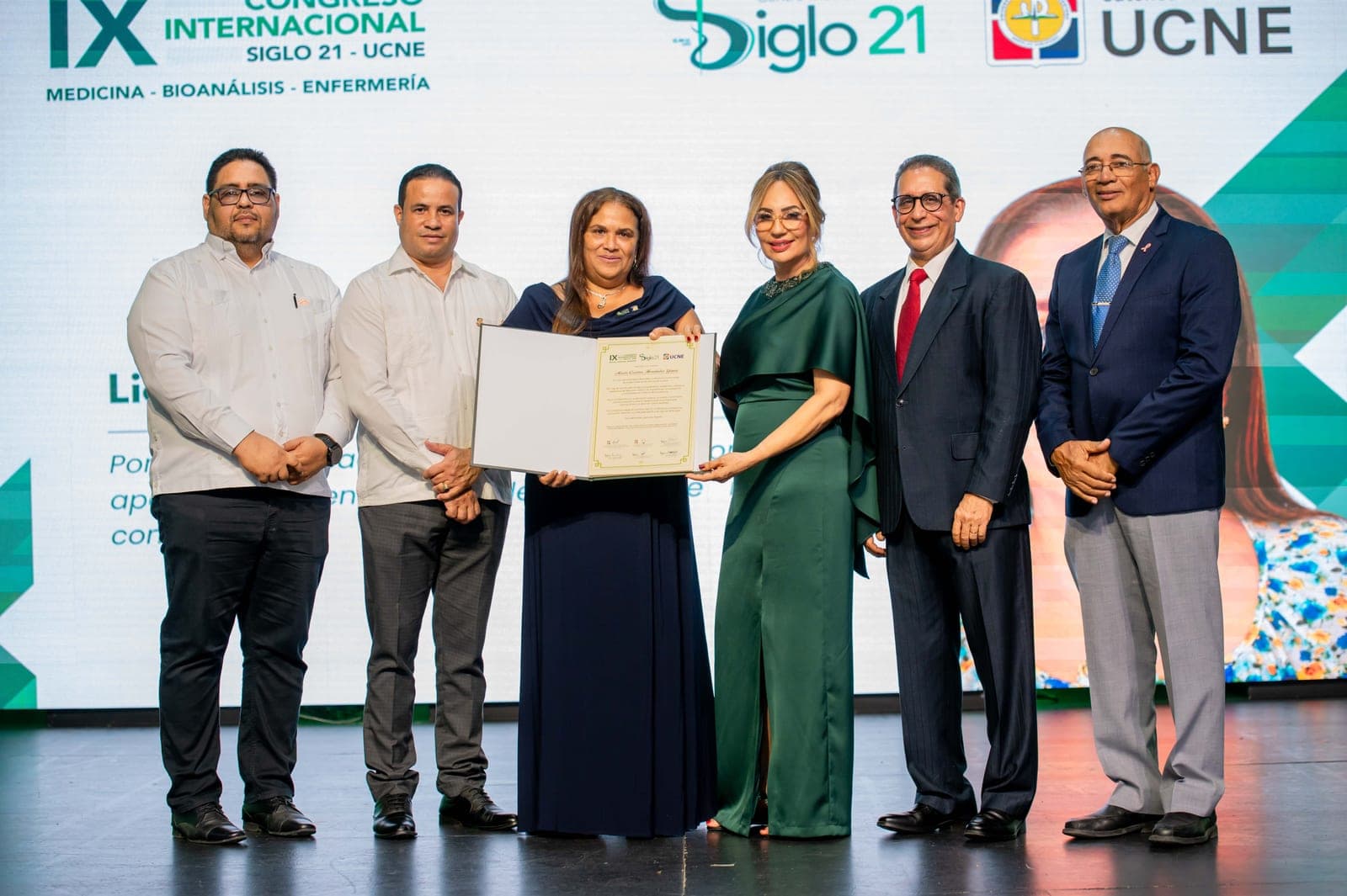 Foto 53 de IX Congreso Internacional Siglo 21–UCNE: acompañar, cuidar y sanar al paciente oncológico