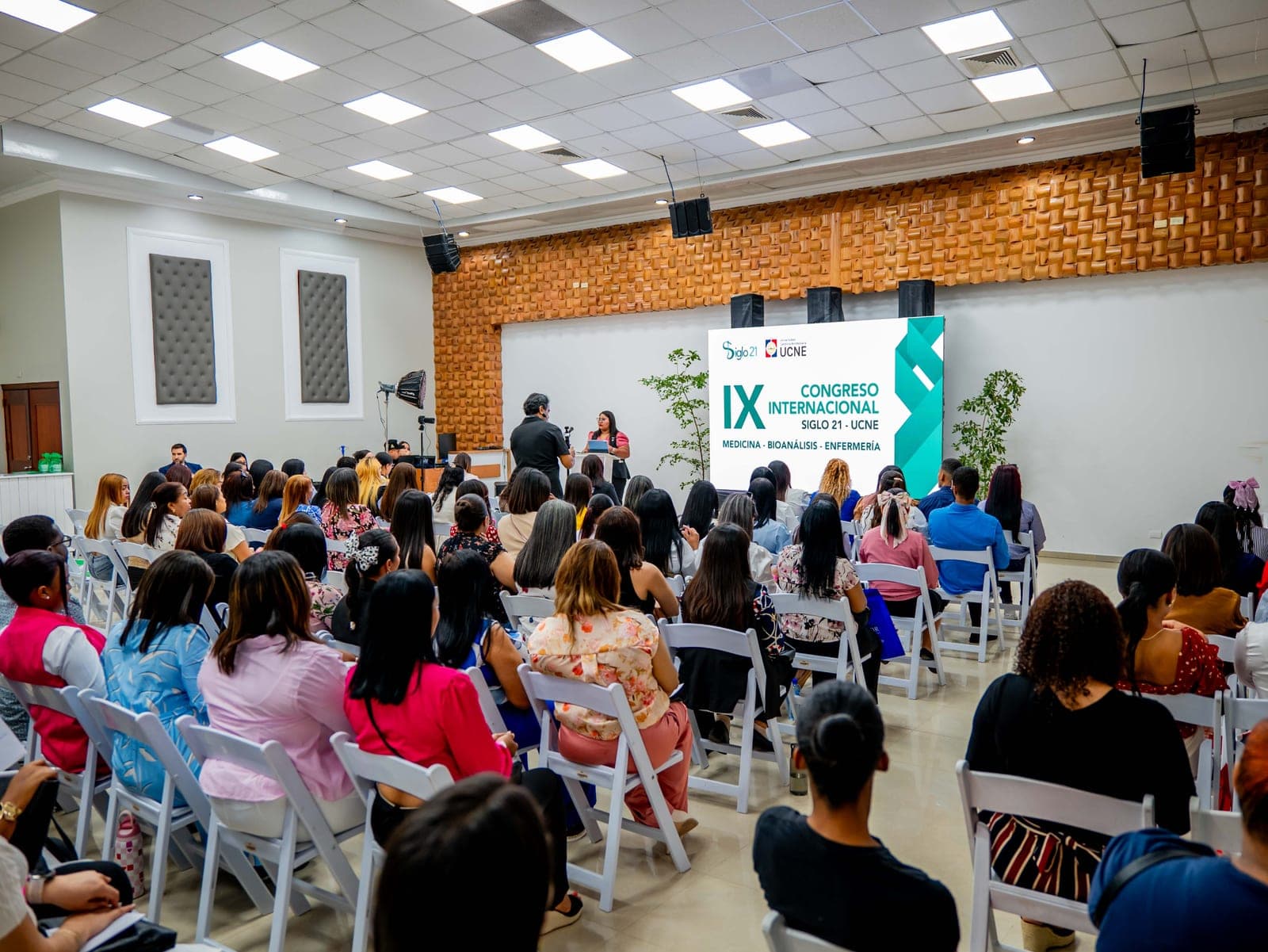 Foto 86 de IX Congreso Internacional Siglo 21–UCNE: acompañar, cuidar y sanar al paciente oncológico