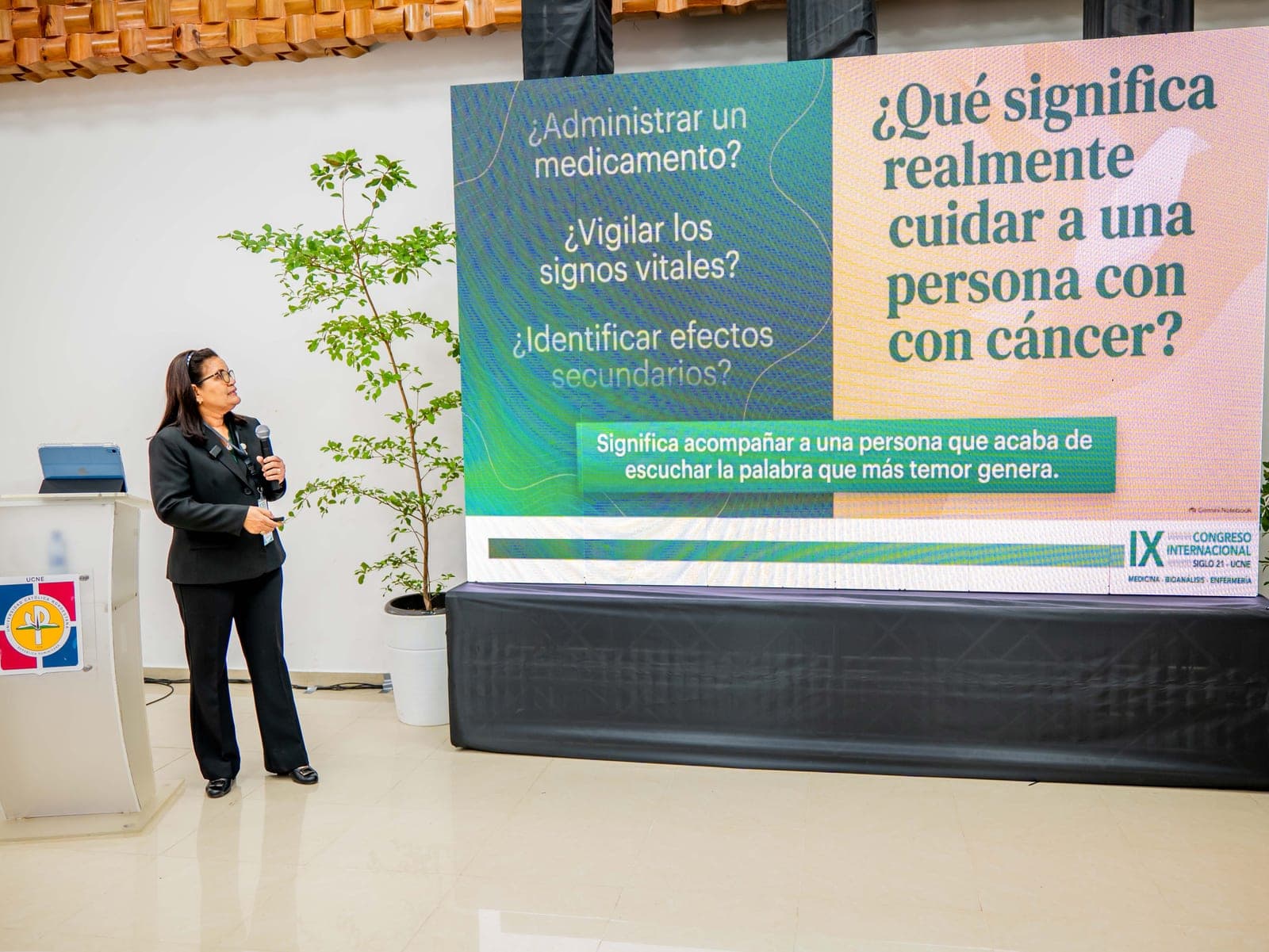 Foto 92 de IX Congreso Internacional Siglo 21–UCNE: acompañar, cuidar y sanar al paciente oncológico
