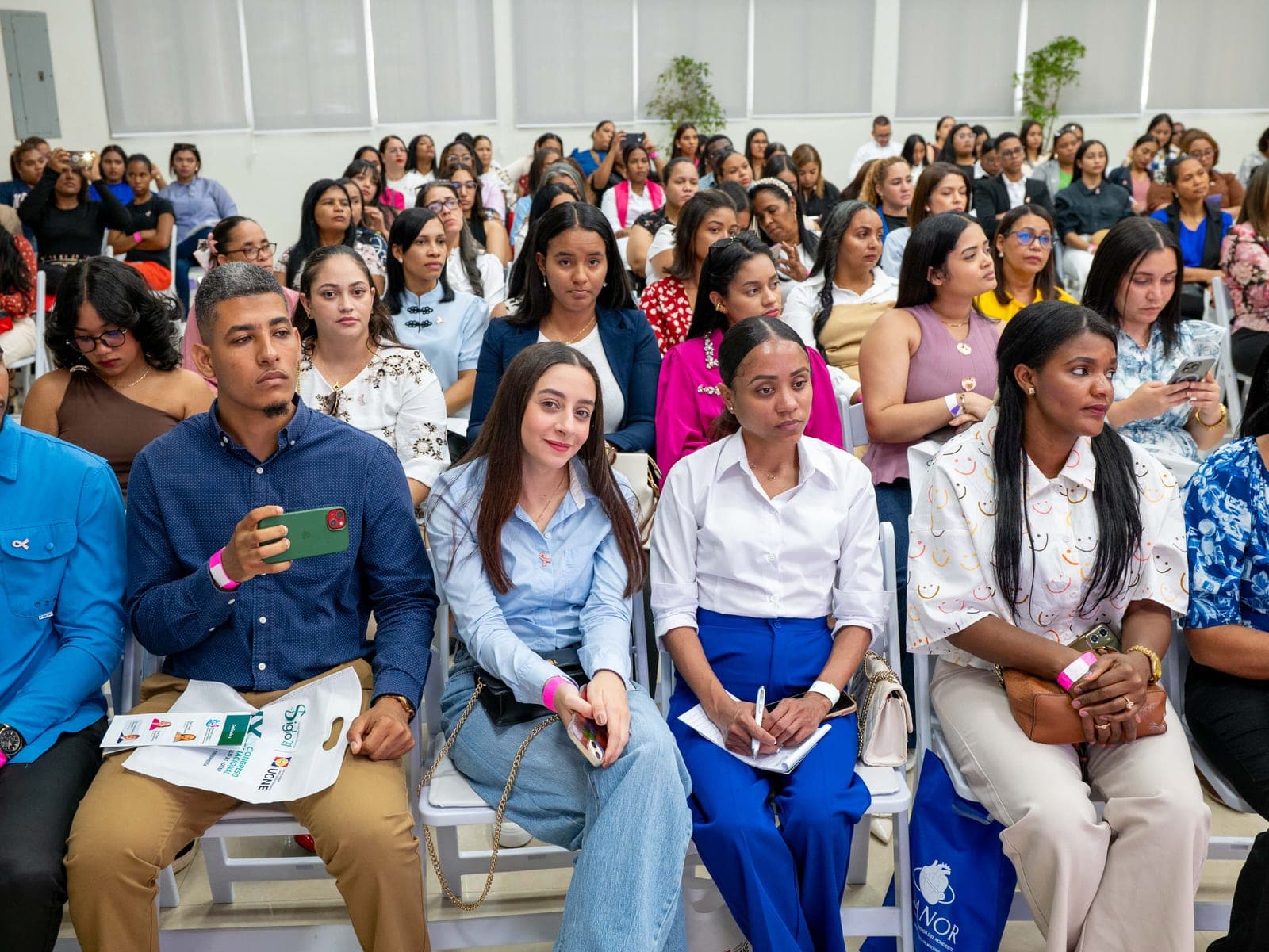 Foto 138 de IX Congreso Internacional Siglo 21–UCNE: acompañar, cuidar y sanar al paciente oncológico