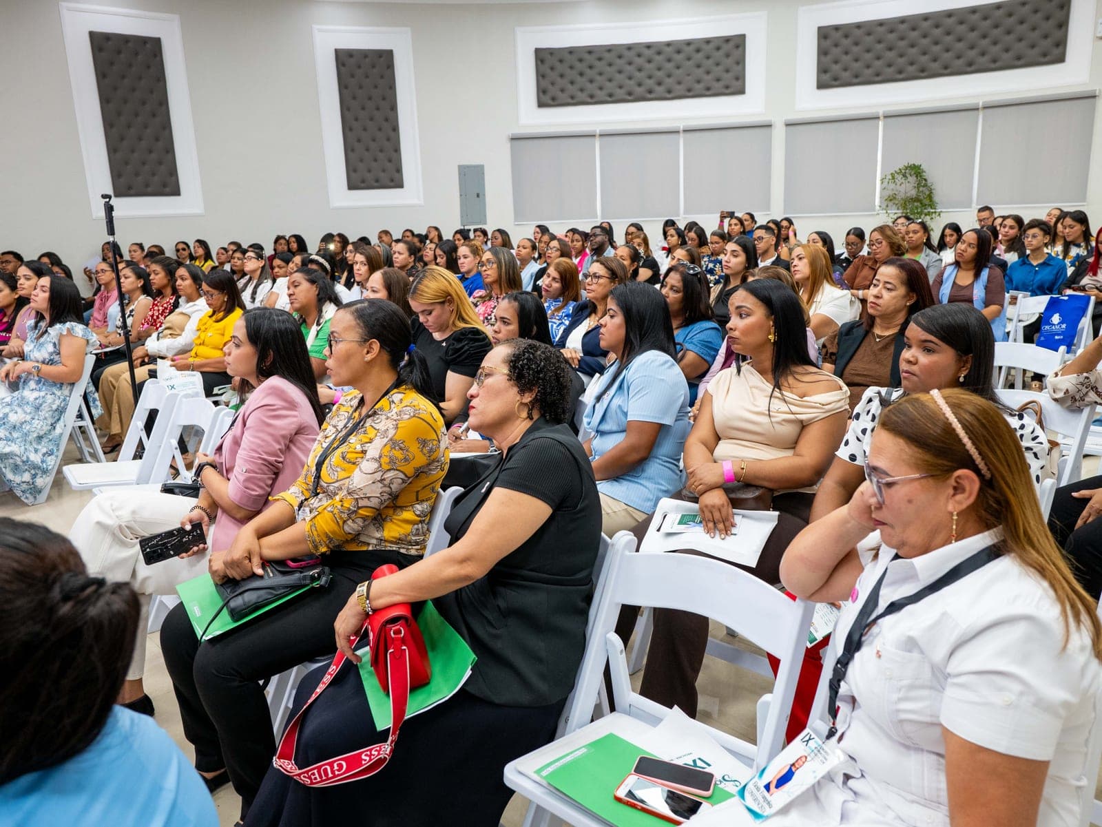 Foto 139 de IX Congreso Internacional Siglo 21–UCNE: acompañar, cuidar y sanar al paciente oncológico