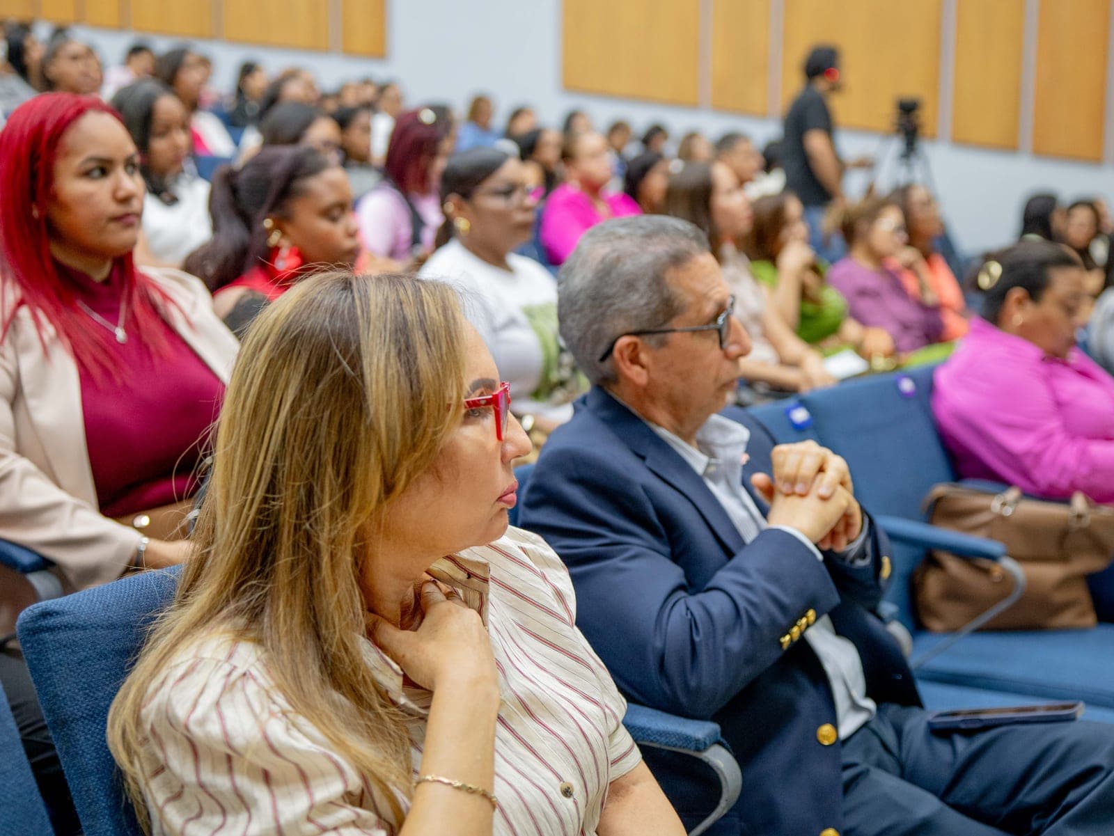 Foto 150 de IX Congreso Internacional Siglo 21–UCNE: acompañar, cuidar y sanar al paciente oncológico